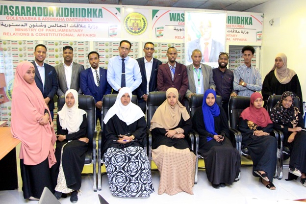 Wasaaradda xidhiidhka goleyaasha iyo Arrimaha dastuurka Somaliland