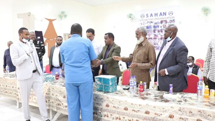 Dad Ka Bogsaday Xanuunnada Dhimirka Oo Ka Qalin-Jebiyey Xirfado Lagu Baray Xarunta SAHAN