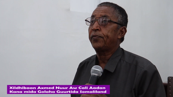 Xildhibaan Axmed Nuur Aw Cali Aadan kana mida mudanayaasha golaha guurtida Somaliland