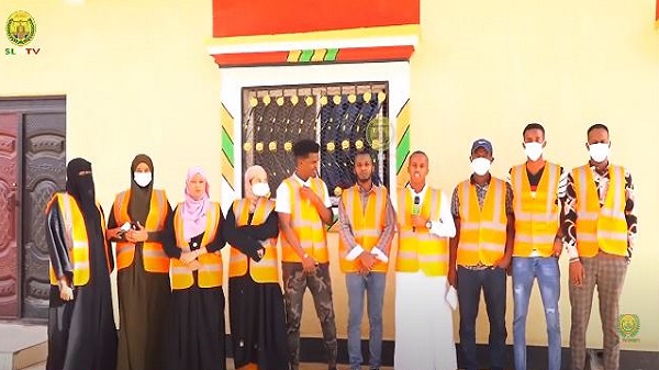 Koox Dhalinyarro ah oo Magaaladda Gebiley ka Bilaabay Barnaamij ay ku Afurinayaan Dadka Danyarta ah.