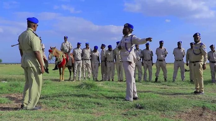 Taliyaha Ciidamada Booliska Somaliland oo Fardo u soo Xidhay Tabobar muddo u Socday.