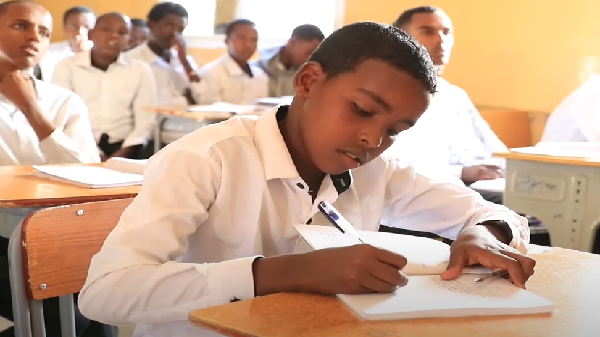 Dugsiga sarre ee Al Huda, ayaa kafaalo qaaday geedi socodka waxbarasho ee Suhayb Cabdiweli Ducaale,