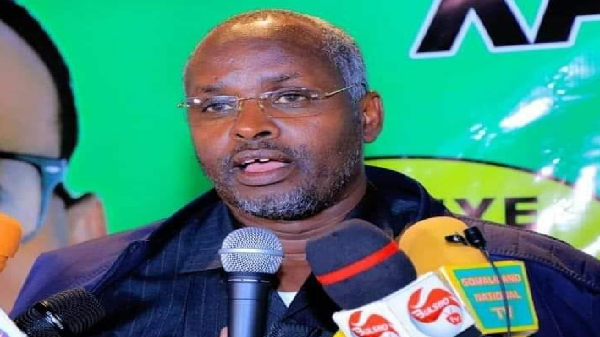 Guddoomiyaha hay’adda Qaxoontiga iyo barakacayaasha Qaranka, mudane Cabdikariim Axmed Muxumed Xinif