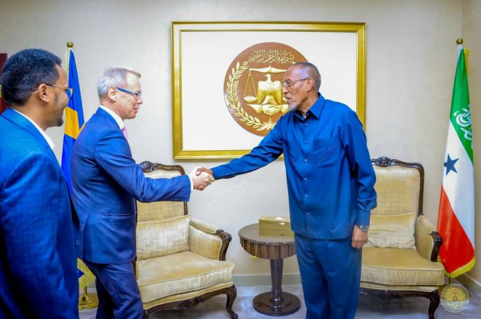 Madaxweynaha Somaliland oo Xafiiskiisa ku Qaabiley Safiirka Dalka Sweden.