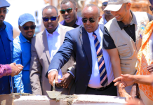 Wasiirka Biyaha Somaliland oo Oodweyne ka Dhagax Dhigay Laba Ceelbiyood oo Cusub